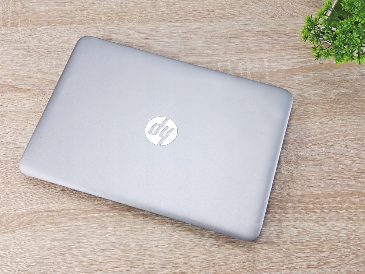 HP EliteBook 820 G3 i5-6 gen. 4 GB 2 TB SSD HD WIN10 - immagine 7