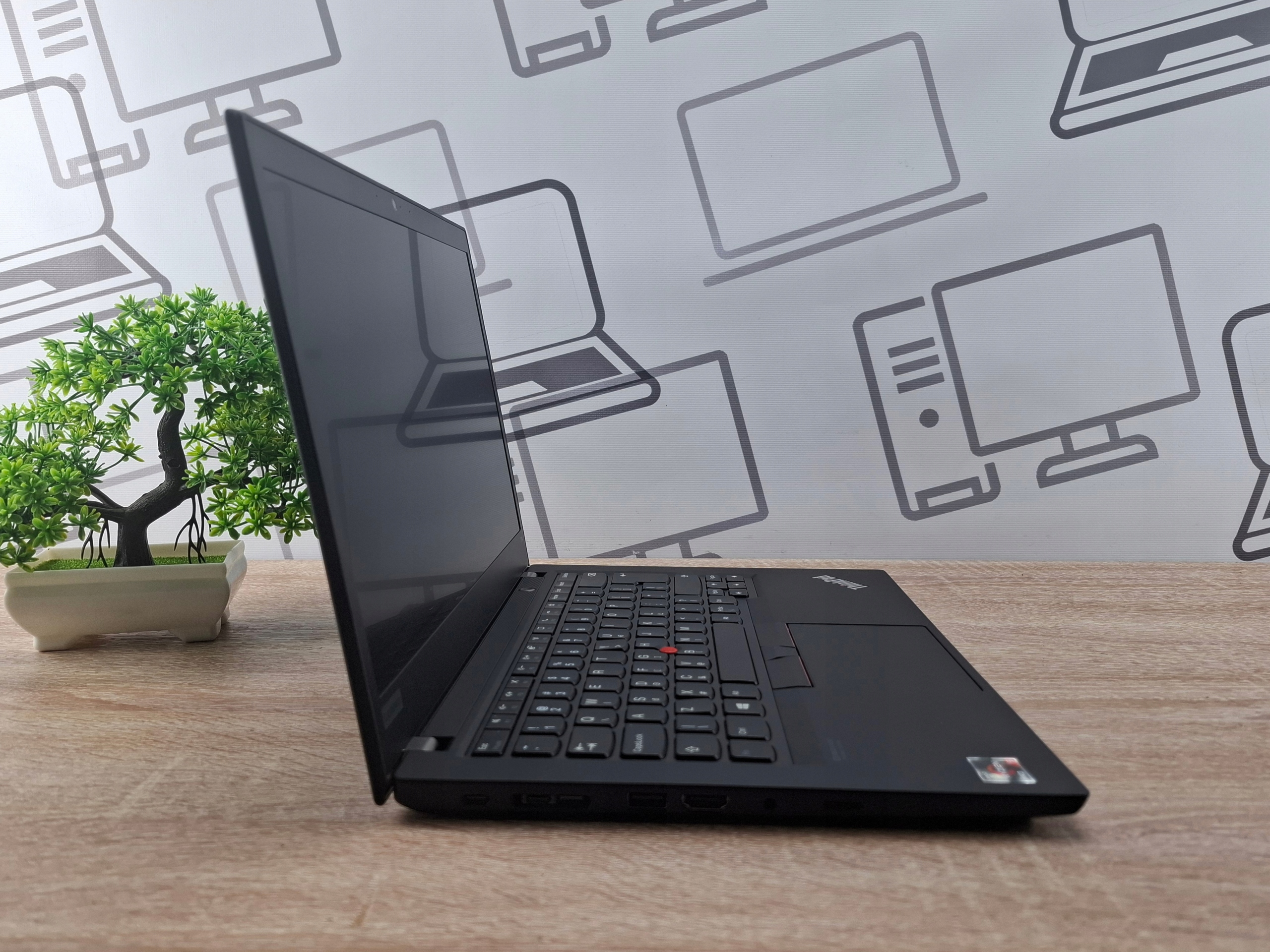 Lenovo ThinkPad T14 Gen1 Ryzen 5 Pro 4650U 32 GB 1 TB Full HD Win10Pro - immagine 7