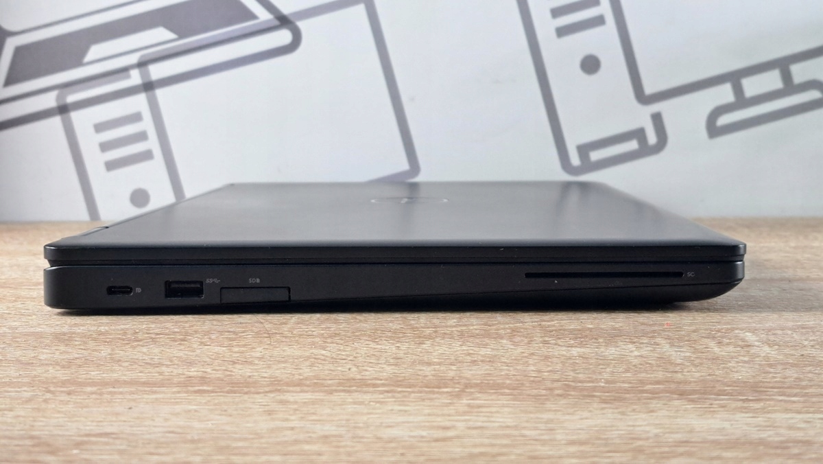 Ultrabook Dell Latitude 5580 i5 8 GB 128 GB SSD 15,6" FullHD WIN10 - immagine 4