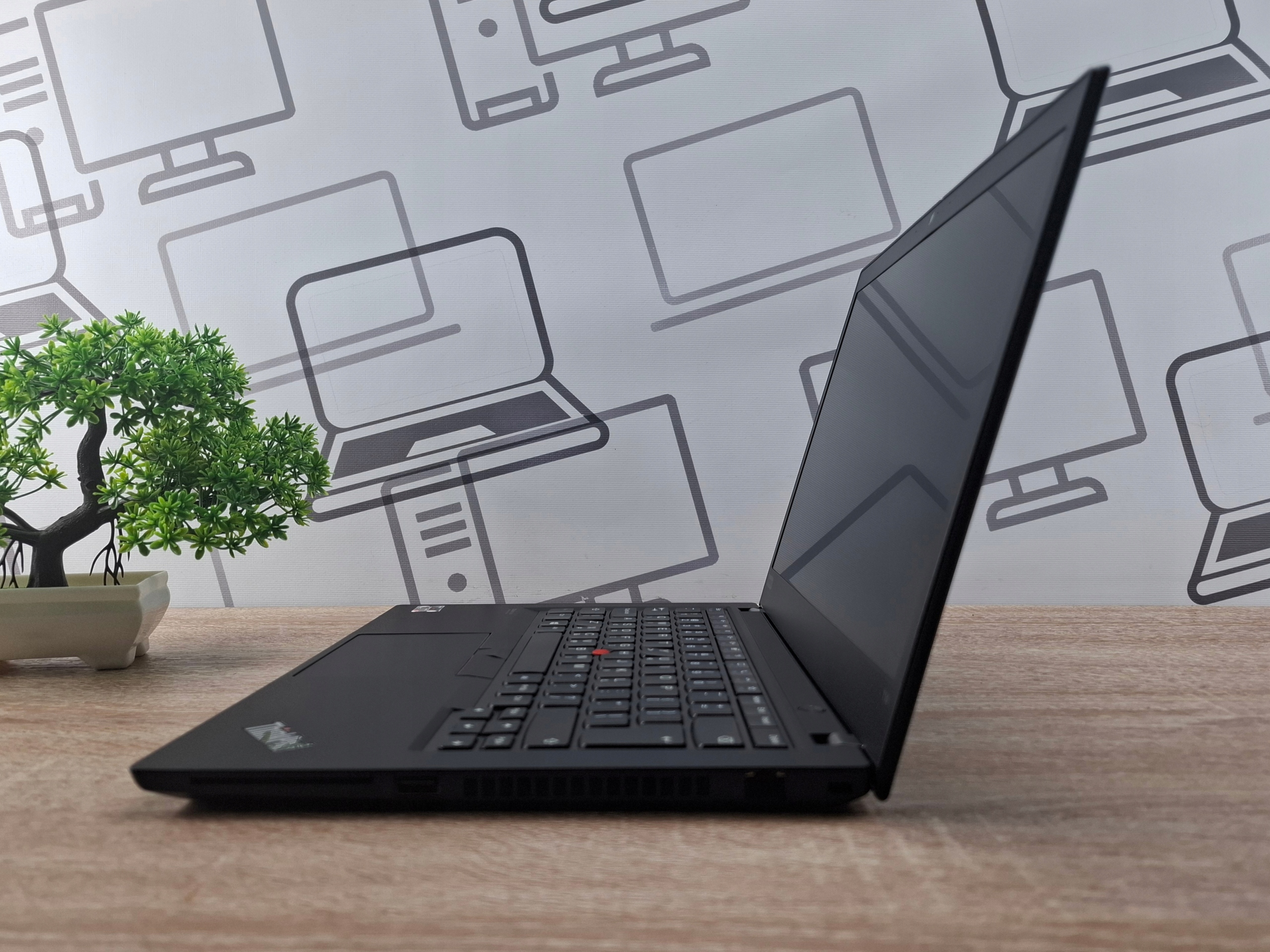 Lenovo ThinkPad T14 Gen1 Ryzen 5 Pro 4650U 16 GB 2 TB Full HD Win10Pro - immagine 6