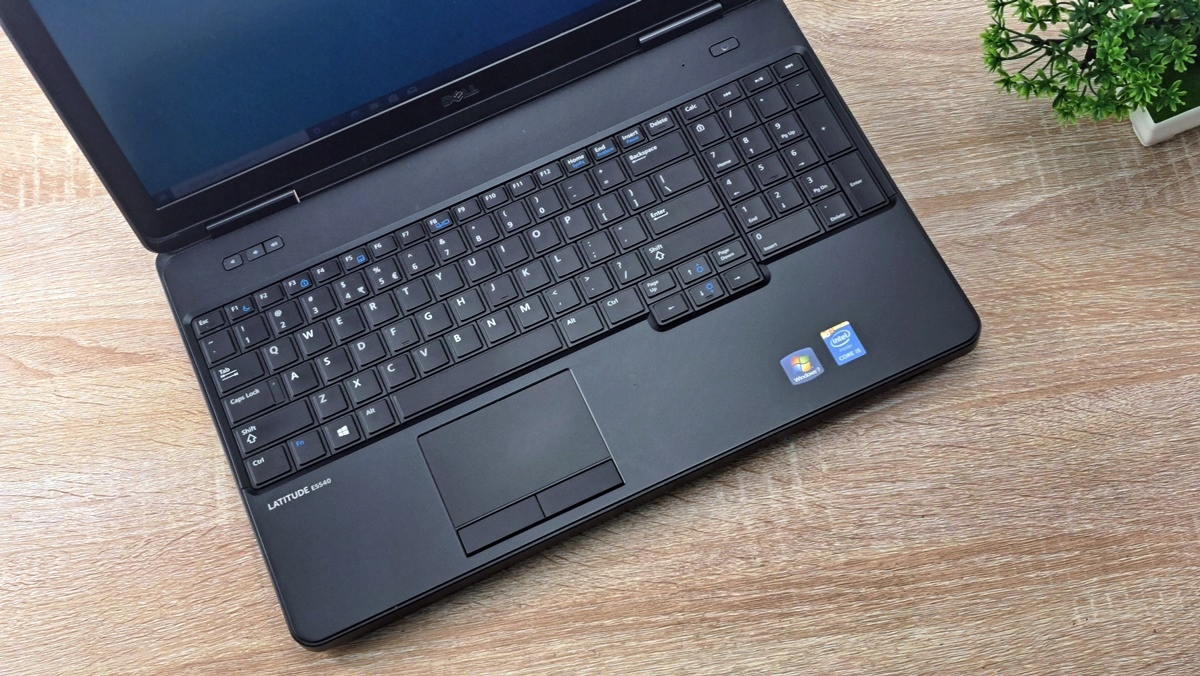 Dell Latitude E5540 i5-4300 16 GB 500 GB 15,6 WIN10 - immagine 4