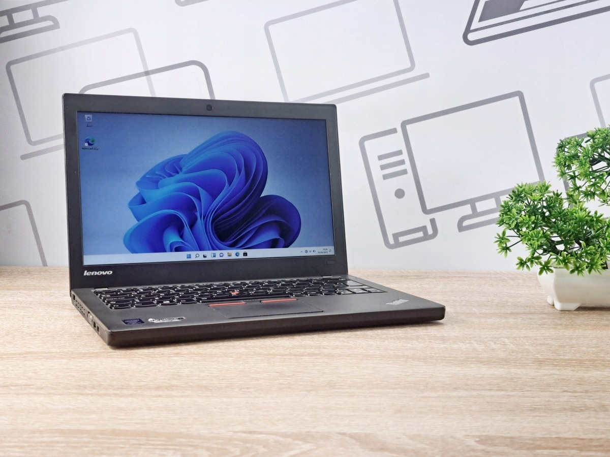 Lenovo ThinkPad X250 i5-5300 4 GB 256 SSD WIN10 - immagine 3