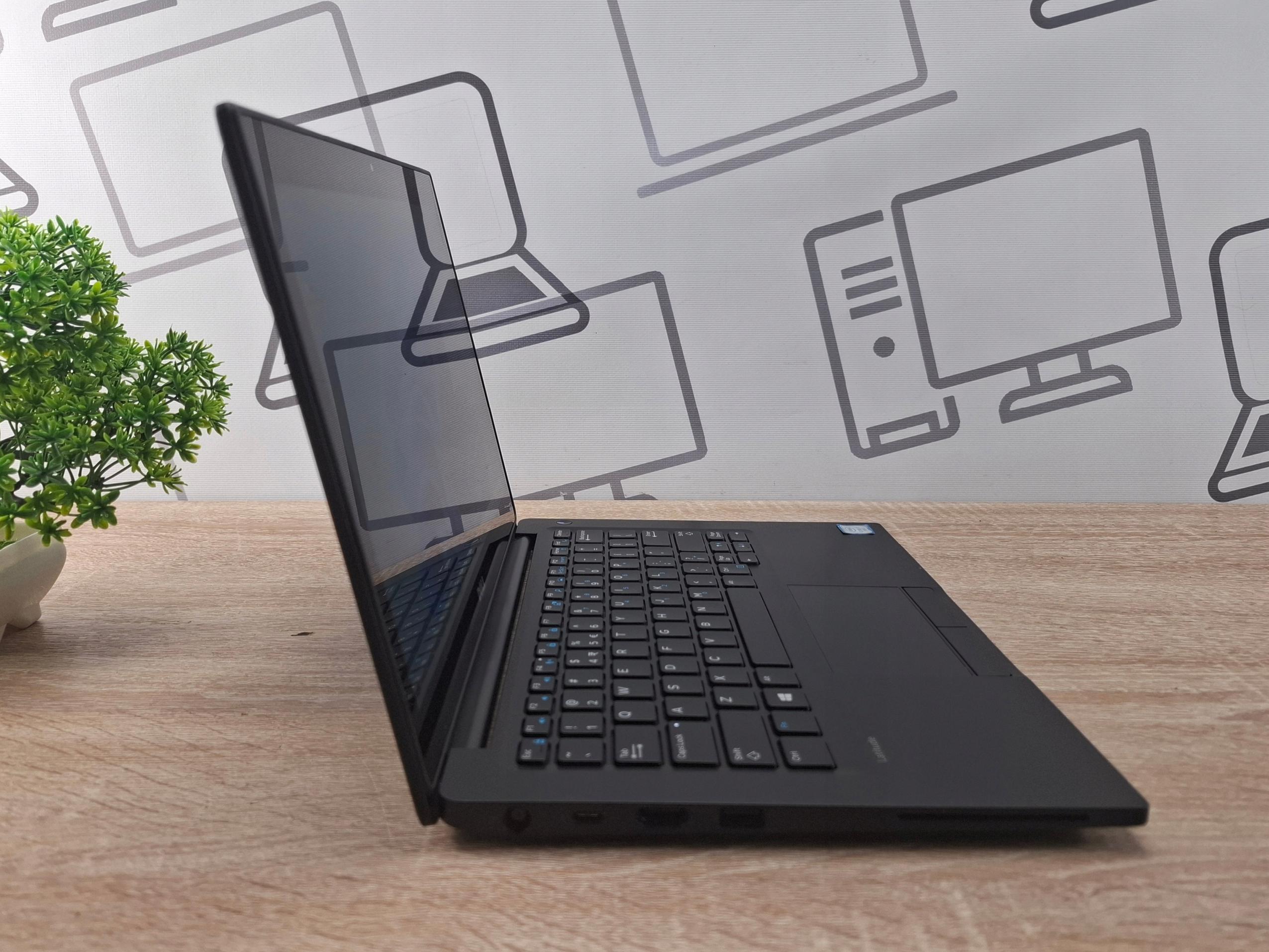 Piccolo ultrabook Dell Latitude 7280 i7-6600U 8 GB 256 GB SSD WIN11 - immagine 6