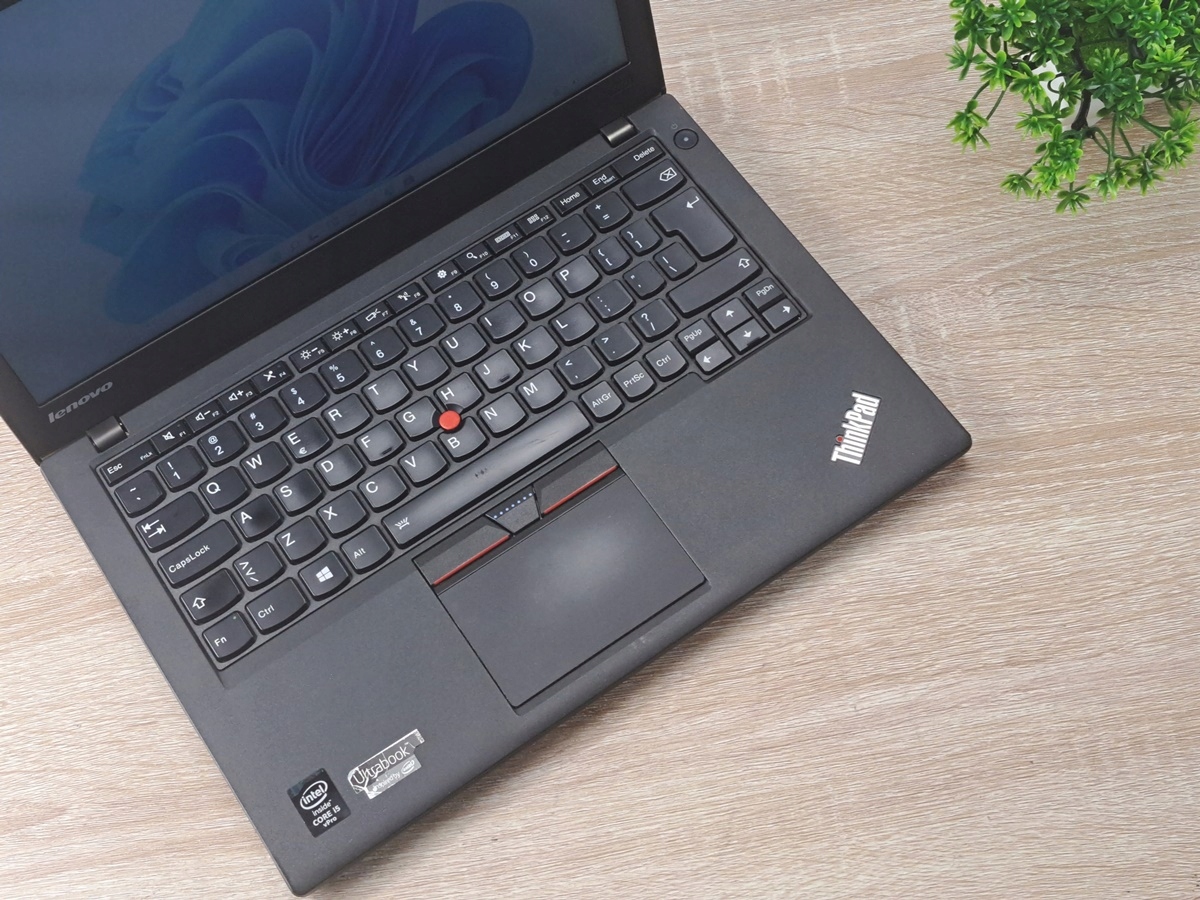 Lenovo ThinkPad X250 i5-5300 4 GB 256 SSD WIN10 - immagine 4