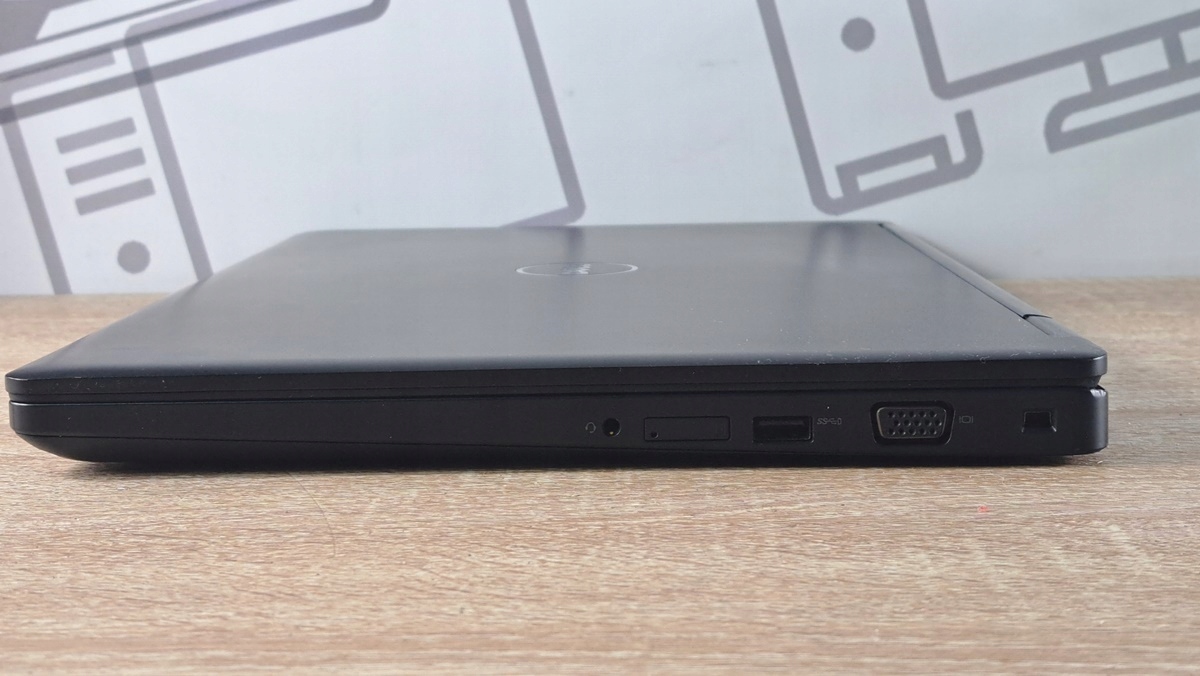 Ultrabook Dell Latitude 5580 i5 8 GB 128 GB SSD 15,6" FullHD WIN10 - immagine 5