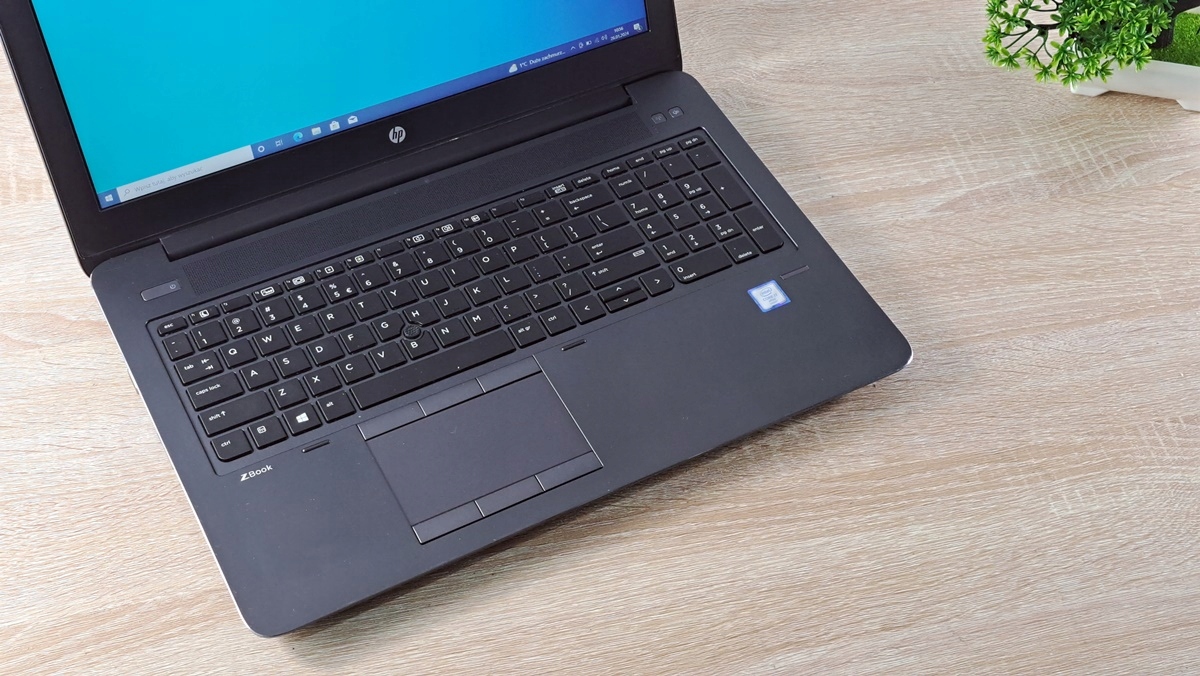 HP ZBook 15 G3 i7-6820HQ 8 GB 128 GB SSD FHD QUADRO M2000 4 GB W11 - immagine 7