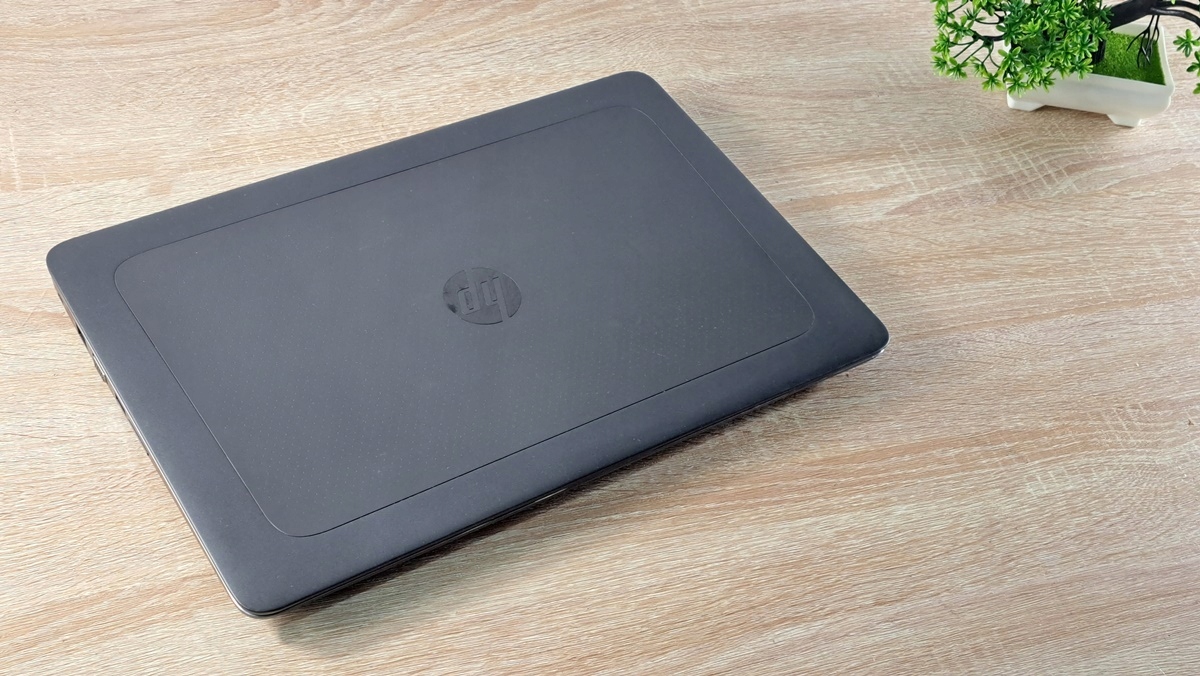 HP ZBook 15 G3 i7-6820HQ 8 GB 512 GB SSD FHD QUADRO M2000 4 GB W10 - immagine 4