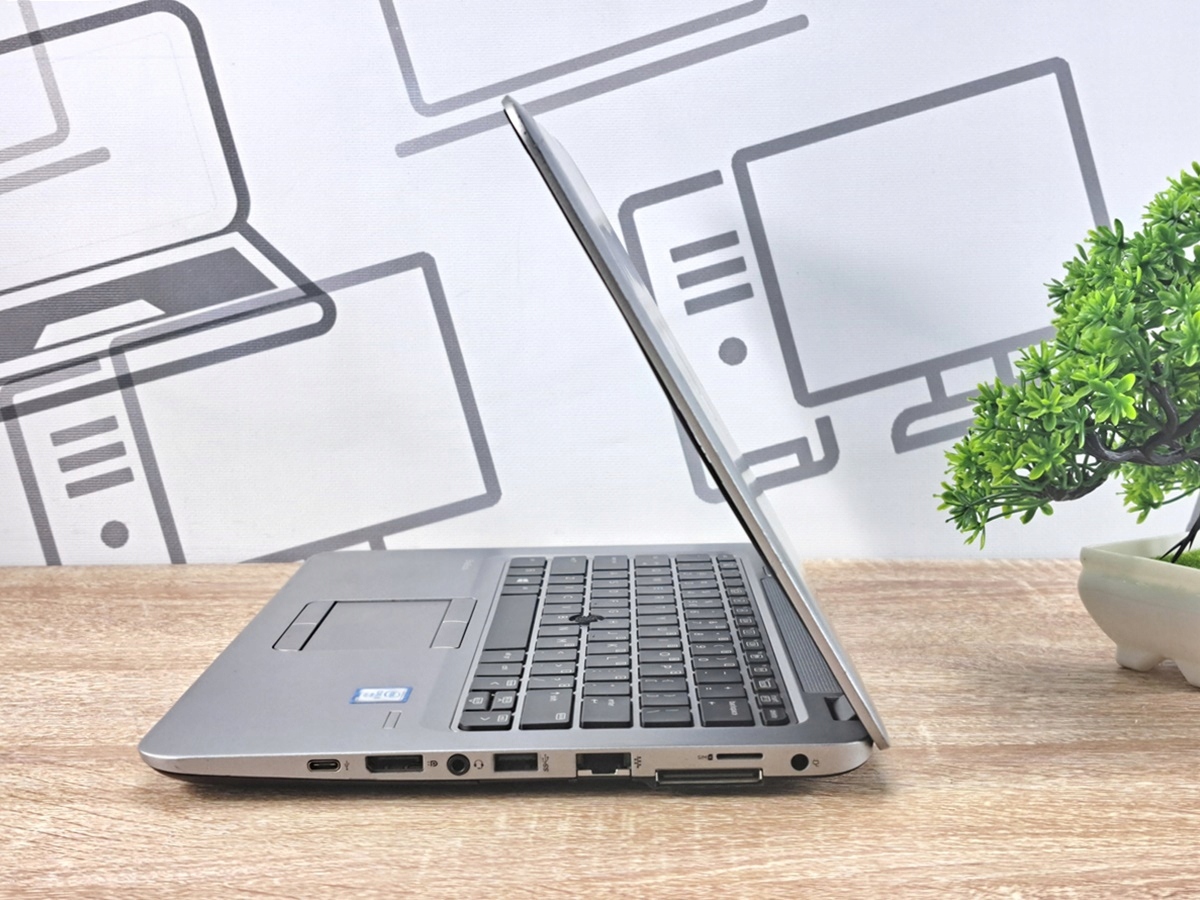 HP EliteBook 820 G3 i5-6 gen. 16 GB 500 GB HD WIN10 - immagine 6