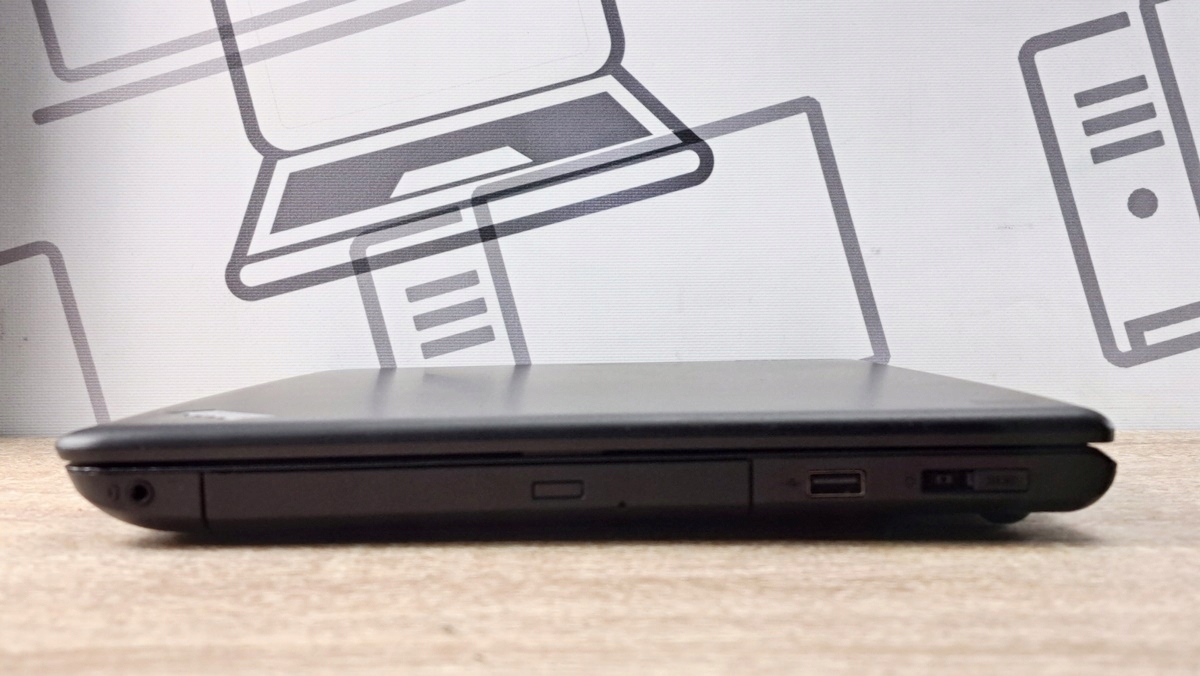 Lenovo ThinkPad Edge E550 i5-5200 i5 8 GB 256 GB SSD 15,6" WIN10 - immagine 6