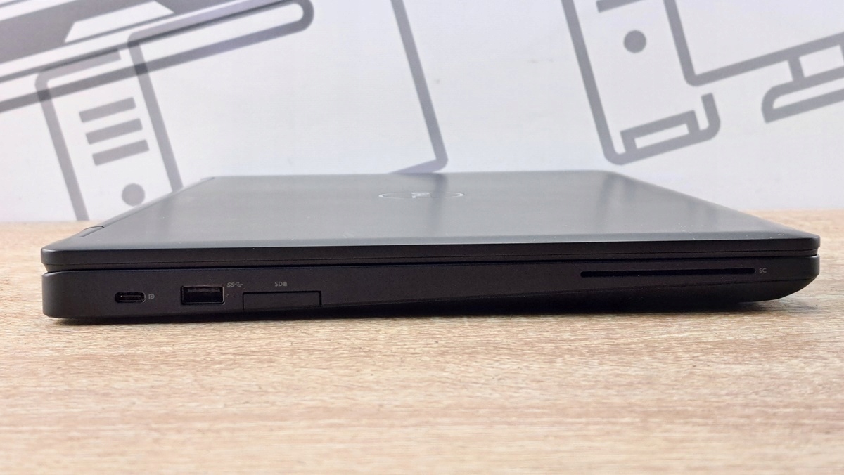 Ultrabook Dell Latitude 5590 i5 8a generazione QUAD 8 GB 128 GB SSD NVMe 15,6" FHD W10 - immagine 5