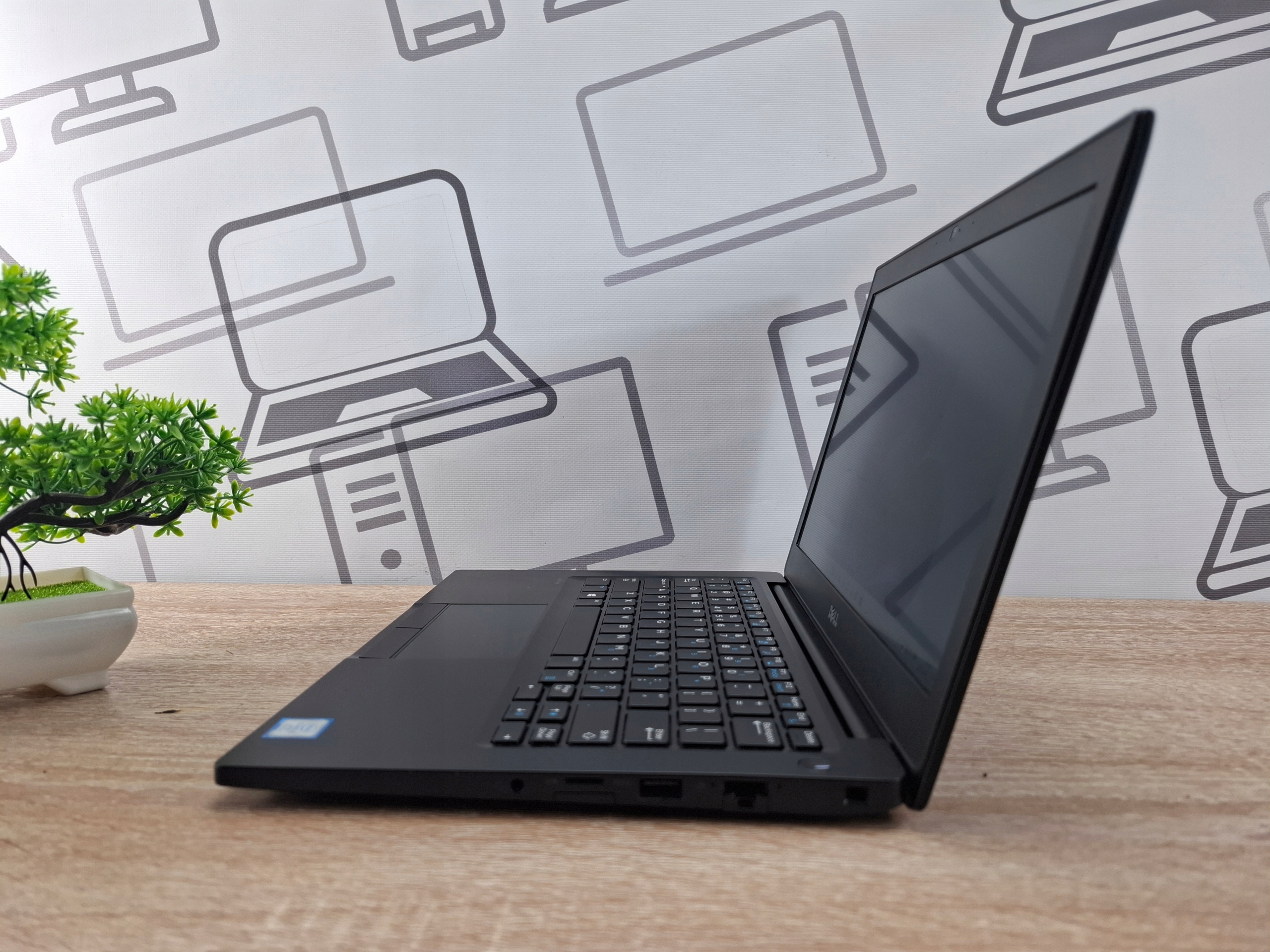 Piccolo ultrabook Dell Latitude 7280 i5-7300U 8 GB 512 GB SSD WIN10 - immagine 5