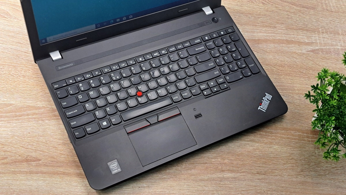 Lenovo ThinkPad Edge E550 i5-5200 i5 8 GB 256 GB SSD 15,6" WIN10 - immagine 7