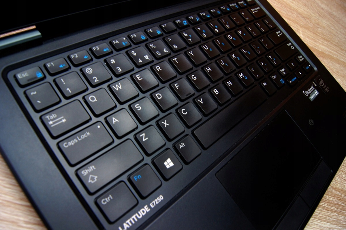 DELL Ultrabook E7250 i5 16 GB 128 SSD KAM HDMI W10 - immagine 8